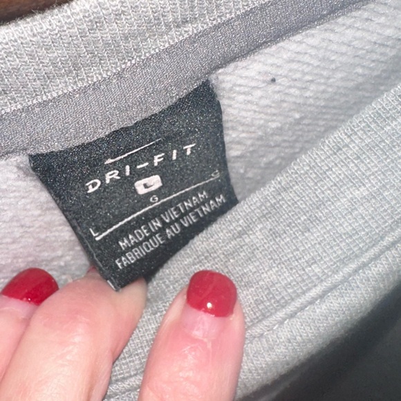 Nike Sweatshirt - Picture 2 of 4
